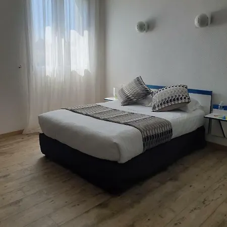 Ecole Hoteliere D'application 호텔